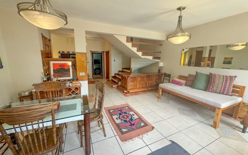 Condo de 3 habit. + oficina y jardín x Multiplaza Escazú