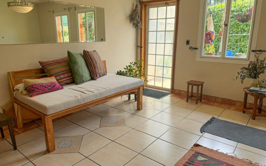 Condo de 3 habit. + oficina y jardín x Multiplaza Escazú