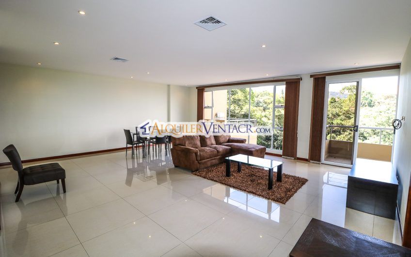 Lujoso apartamento con vista y terraza en San Rafael Escazú