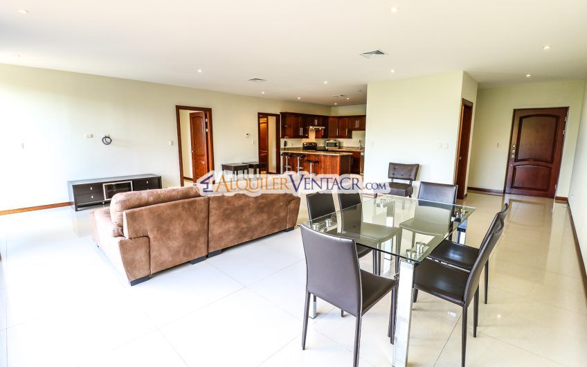 Lujoso apartamento con vista y terraza en San Rafael Escazú