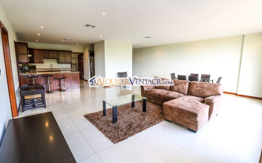 Lujoso apartamento con vista y terraza en San Rafael Escazú