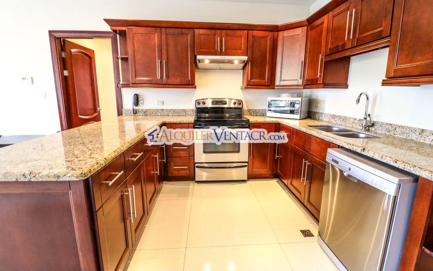 Lujoso apartamento con vista y terraza en San Rafael Escazú