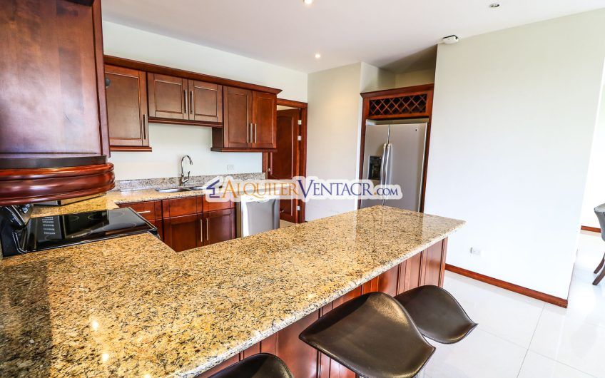 Lujoso apartamento con vista y terraza en San Rafael Escazú