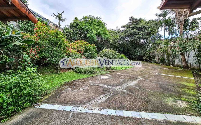 Oportunidad! Propiedad de 1.400 m2 con 2 casas en San Rafael Escazú x Country Club