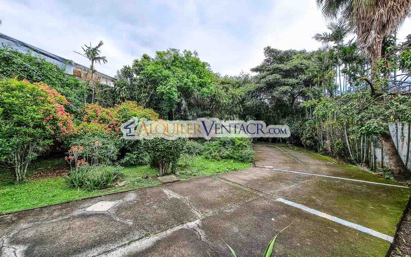 Oportunidad! Propiedad de 1.400 m2 con 2 casas en San Rafael Escazú x Country Club