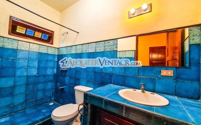 Oportunidad! Propiedad de 1.400 m2 con 2 casas en San Rafael Escazú x Country Club