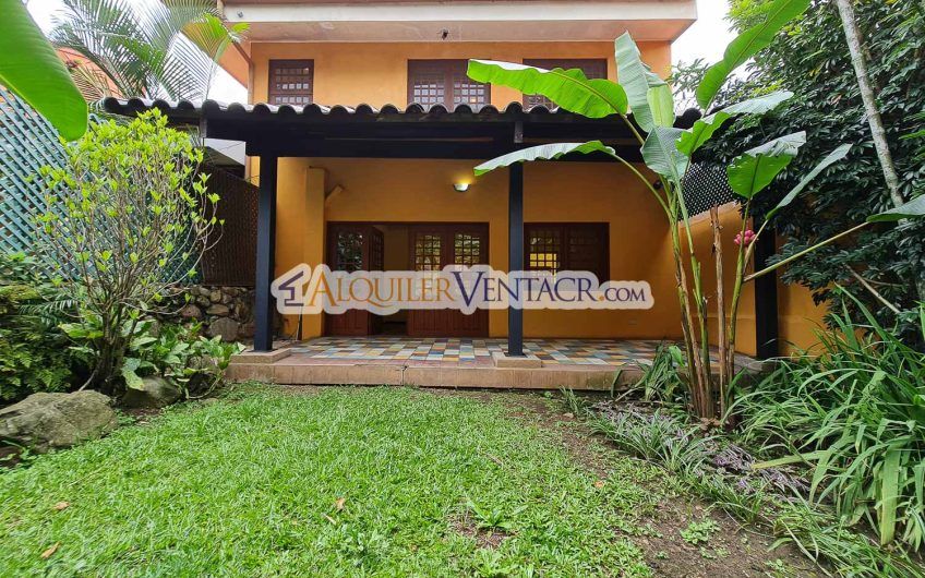 Oportunidad! Propiedad de 1.400 m2 con 2 casas en San Rafael Escazú x Country Club