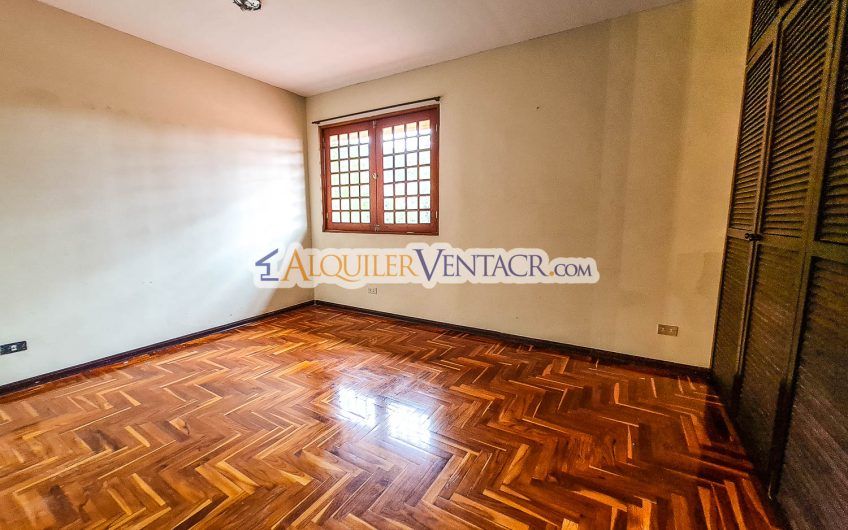 Oportunidad! Propiedad de 1.400 m2 con 2 casas en San Rafael Escazú x Country Club