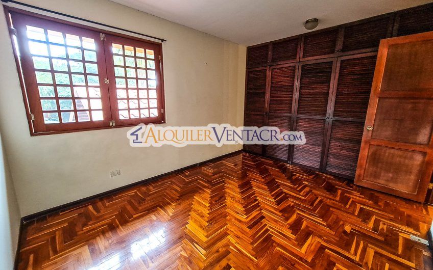 Oportunidad! Propiedad de 1.400 m2 con 2 casas en San Rafael Escazú x Country Club