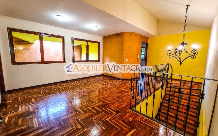 Oportunidad! Propiedad de 1.400 m2 con 2 casas en San Rafael Escazú x Country Club