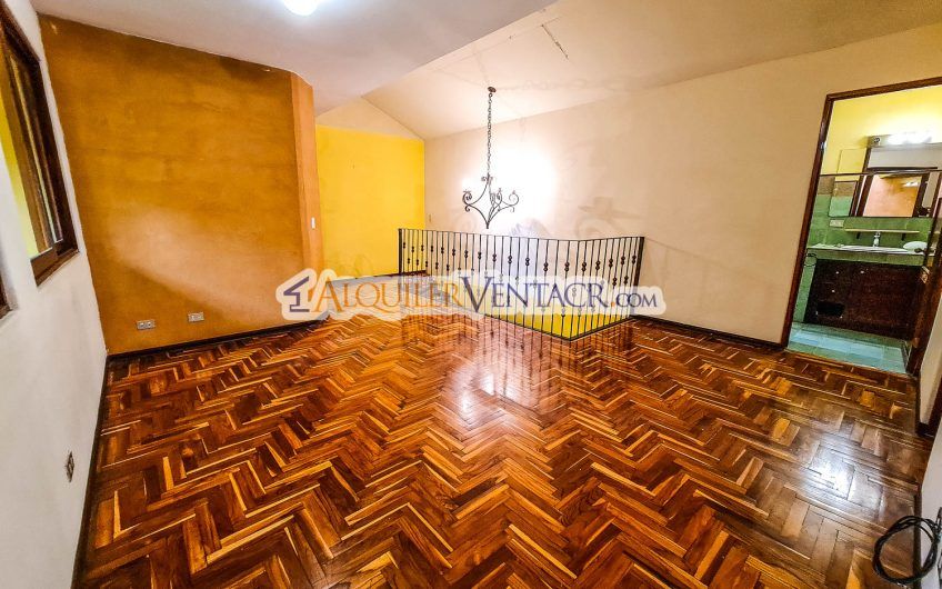 Oportunidad! Propiedad de 1.400 m2 con 2 casas en San Rafael Escazú x Country Club