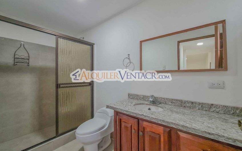 Apartamento de 2 habit. en Sabana Sur x Torre Universal