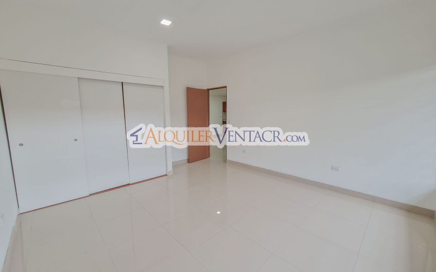 Apartamento de 2 habit. en Sabana Sur x Torre Universal