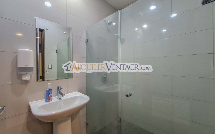 Local Comercial de 281 m2 en Guachipelín Escazú