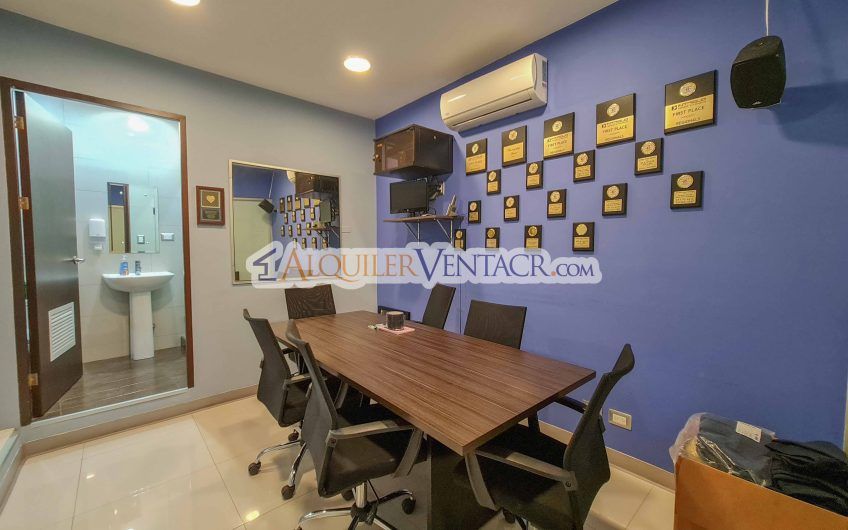 Local Comercial de 281 m2 en Guachipelín Escazú