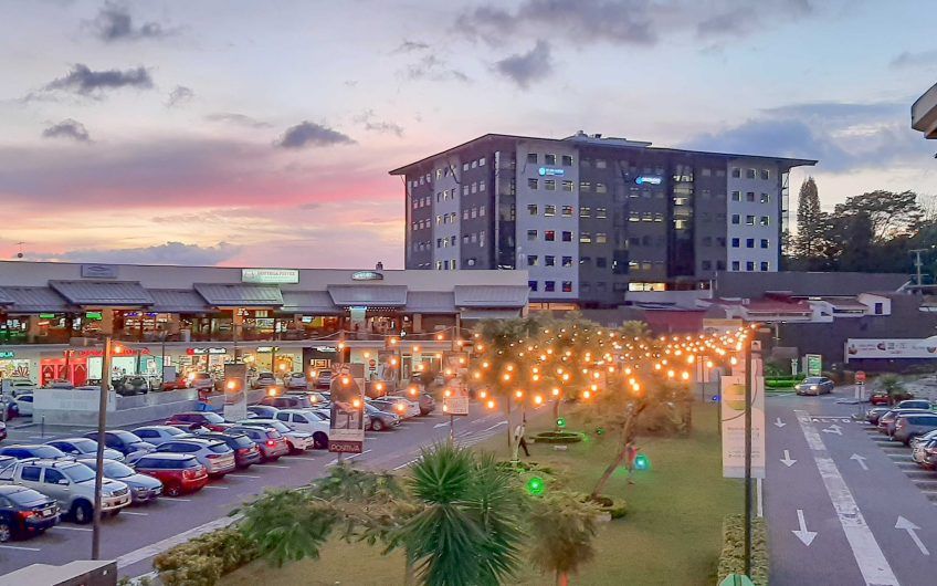 Oficentro Momentum Pinares Curridabat! Oficina de 411 m2