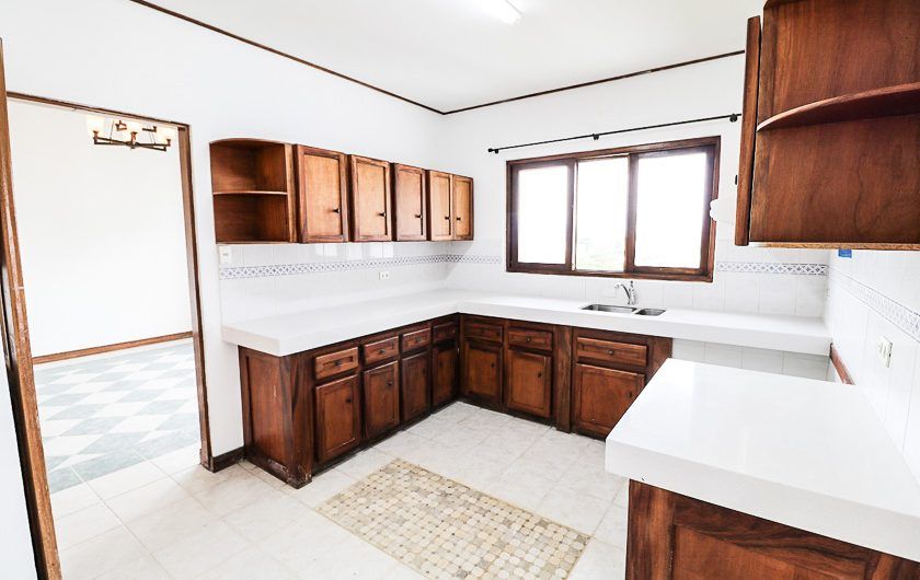 Apartamento de un nivel de 3 habit. en Bello Horizonte Escazú
