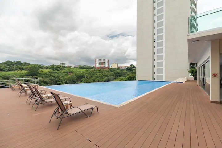 Lujoso Penthouse con vista en torre Paradisus Rohrmoser Pavas