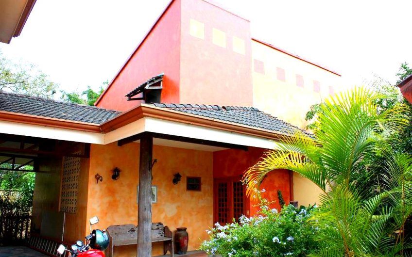 Oportunidad! Propiedad de 1.400 m2 con 2 casas en San Rafael Escazú x Country Club