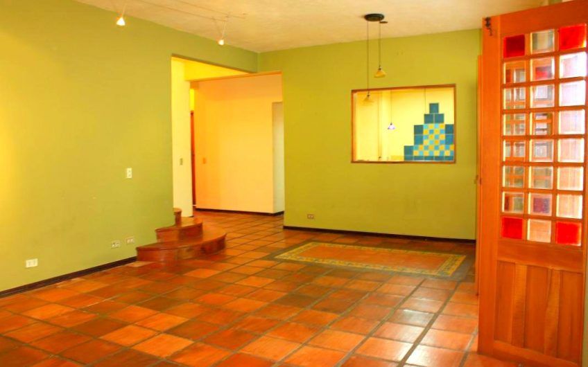 Oportunidad! Propiedad de 1.400 m2 con 2 casas en San Rafael Escazú x Country Club