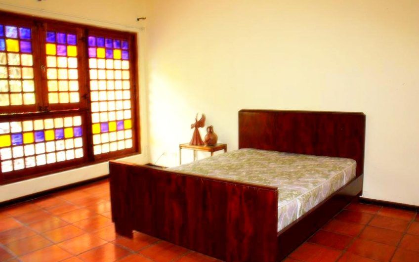 Oportunidad! Propiedad de 1.400 m2 con 2 casas en San Rafael Escazú x Country Club