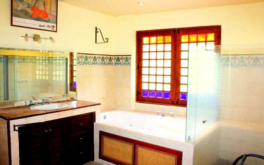 Oportunidad! Propiedad de 1.400 m2 con 2 casas en San Rafael Escazú x Country Club