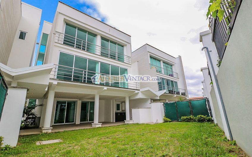 Condo de 503 m2 con vista en Guachipelín Escazú x Distrito 4