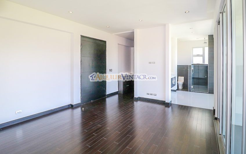 Condo de 503 m2 con vista en Guachipelín Escazú x Distrito 4