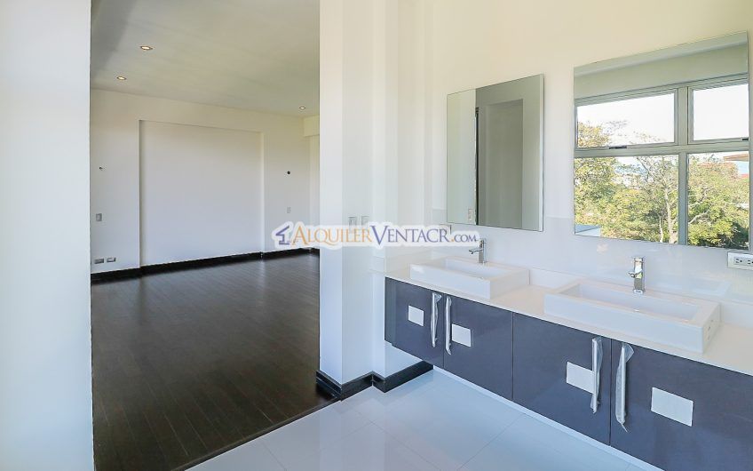 Condo de 503 m2 con vista en Guachipelín Escazú x Distrito 4