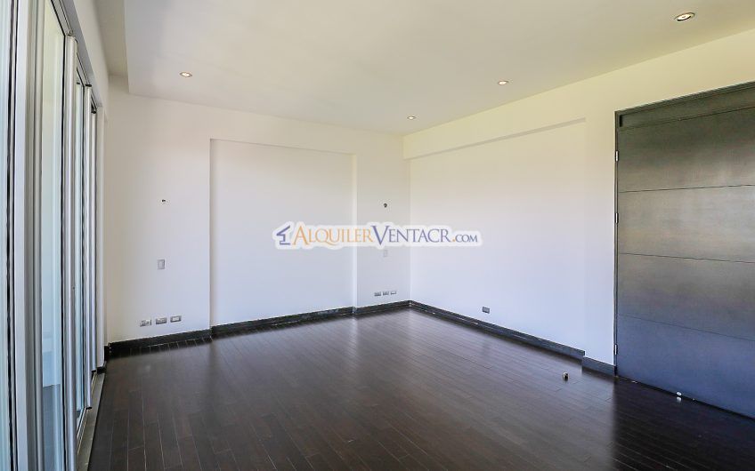 Condo de 503 m2 con vista en Guachipelín Escazú x Distrito 4