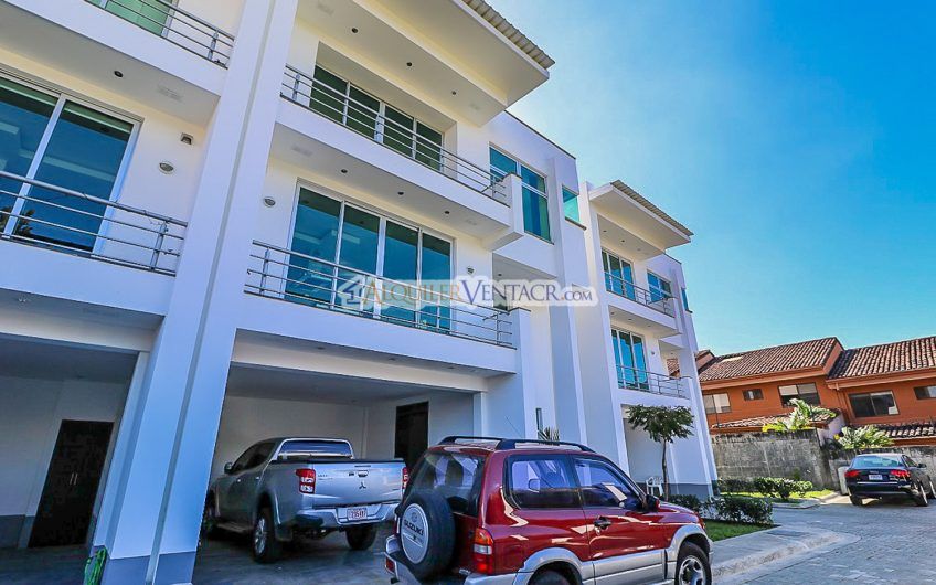 Condo de 503 m2 con vista en Guachipelín Escazú x Distrito 4