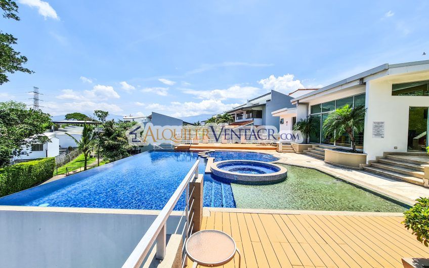 Apartamento amueblado con vista de 2 habit. + oficina en Escazú Guachipelín