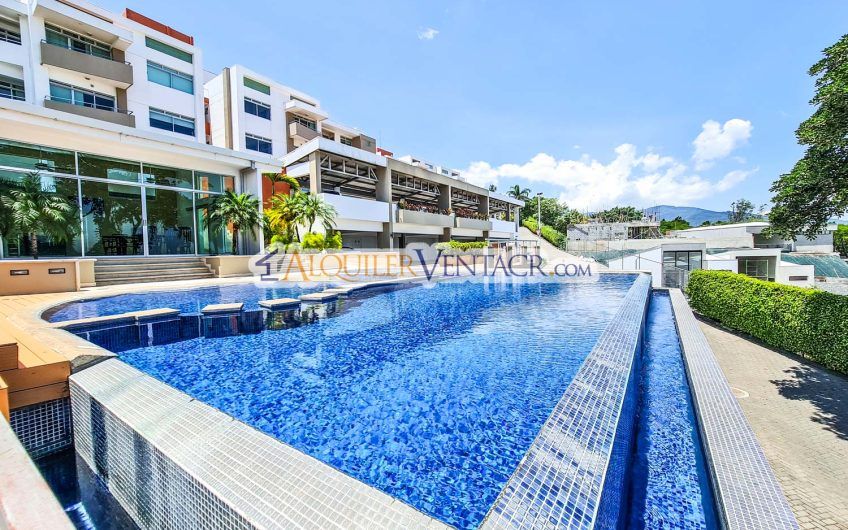 Apartamento amueblado con vista de 2 habit. + oficina en Escazú Guachipelín