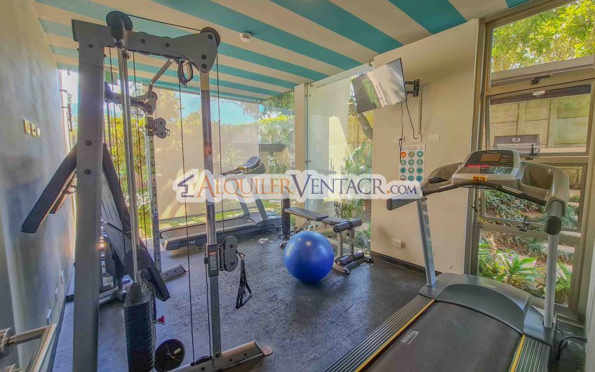 Lujoso apartamento con línea blanca y vista en Brasil de Santa Ana