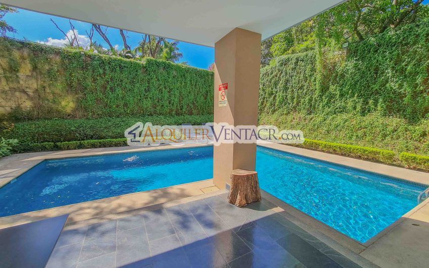 Lujoso apartamento con línea blanca y vista en Brasil de Santa Ana