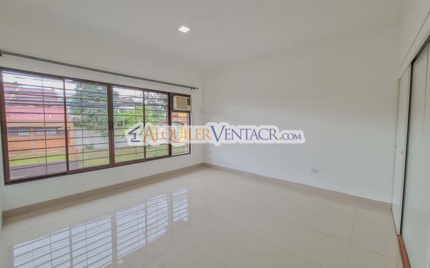 Apartamento + bodega (con uso suelo ZMRC) en Sabana Sur x Torre Universal