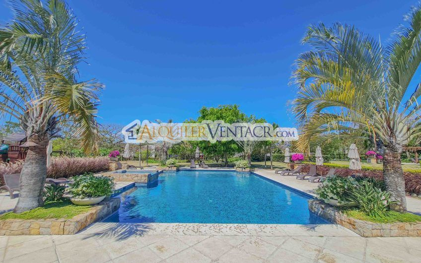 La Hacienda del Bosque Santa Ana! Casa de una planta con 1.010 m2 lote