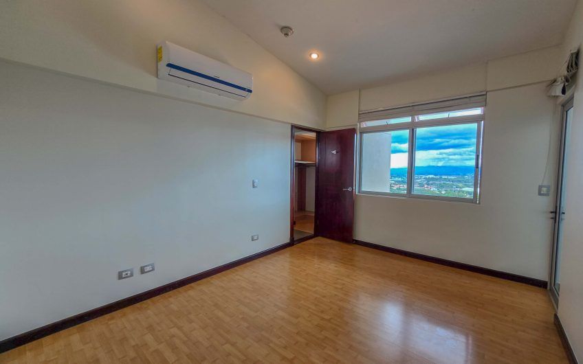 Apartamento amueblado con vista de 2 habit. + oficina en Escazú Guachipelín