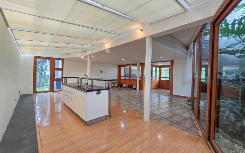 Condo Contemporáneo de 432 m2 con vista en Guachipelín Escazú