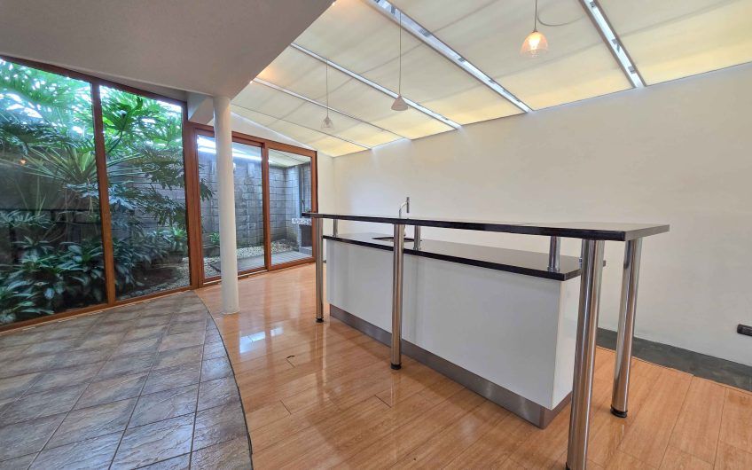 Condo Contemporáneo de 432 m2 con vista en Guachipelín Escazú