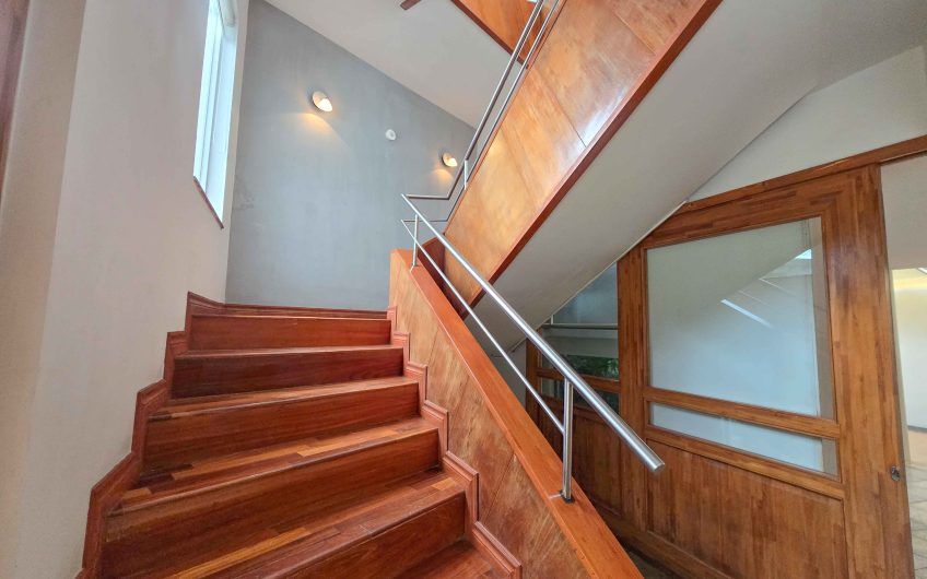 Condo Contemporáneo de 432 m2 con vista en Guachipelín Escazú