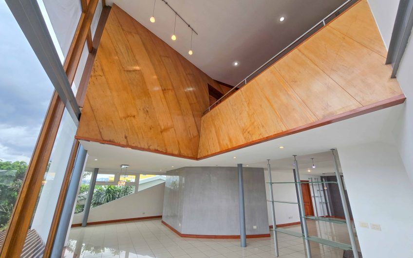 Condo Contemporáneo de 432 m2 con vista en Guachipelín Escazú