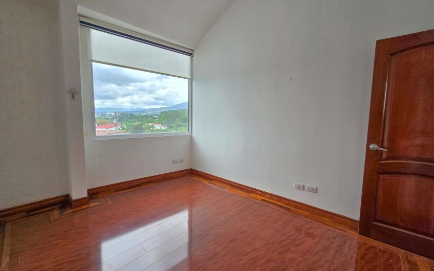 Condo Contemporáneo de 432 m2 con vista en Guachipelín Escazú