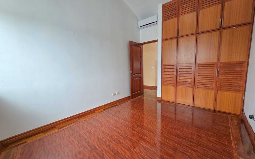 Condo Contemporáneo de 432 m2 con vista en Guachipelín Escazú