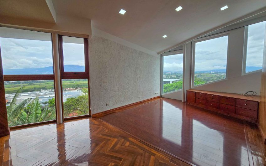 Condo Contemporáneo de 432 m2 con vista en Guachipelín Escazú