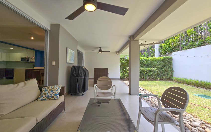Condo amueblado de 320 m2 con jardín en Jaboncillos Escazú