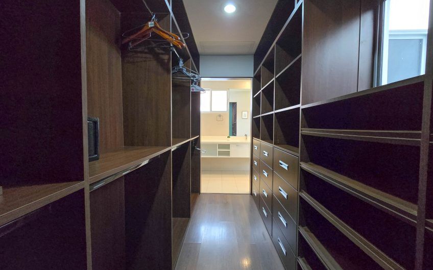 Condo amueblado de 320 m2 con jardín en Jaboncillos Escazú