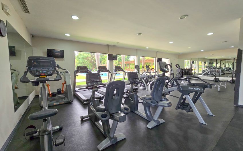 La Hacienda del Bosque Santa Ana! Casa de una planta con 1.010 m2 lote