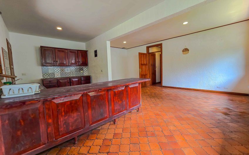 Casa de Una Planta con 461 m2 de lote en Santa Ana Piedades