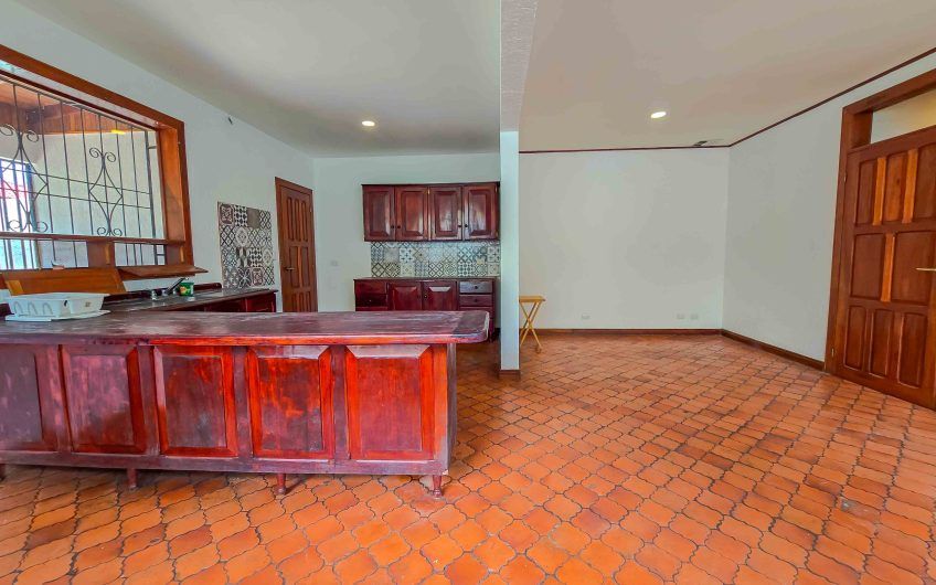 Casa de Una Planta con 461 m2 de lote en Santa Ana Piedades